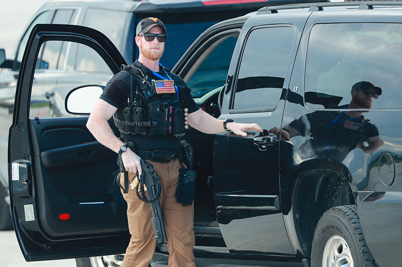 Những vũ khí mật vụ Mỹ mang theo bảo vệ TT Trump